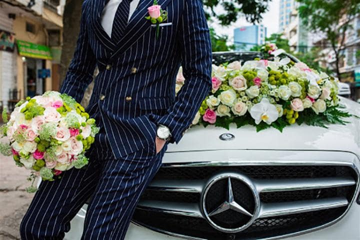 8 nguyên tắc chọn hoa cài áo chú rể đẹp trong ngày cưới